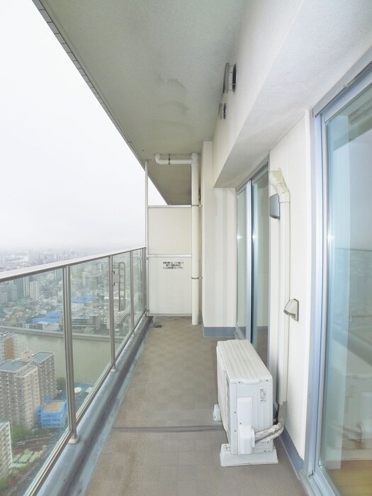 ﾛｲﾔﾙﾊﾟｰｸｽﾀﾜｰ南千住の物件内観写真