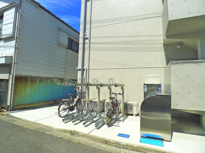 LANDS梅島の物件外観写真