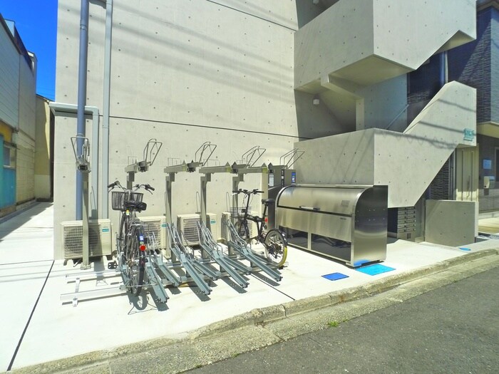 LANDS梅島の物件外観写真