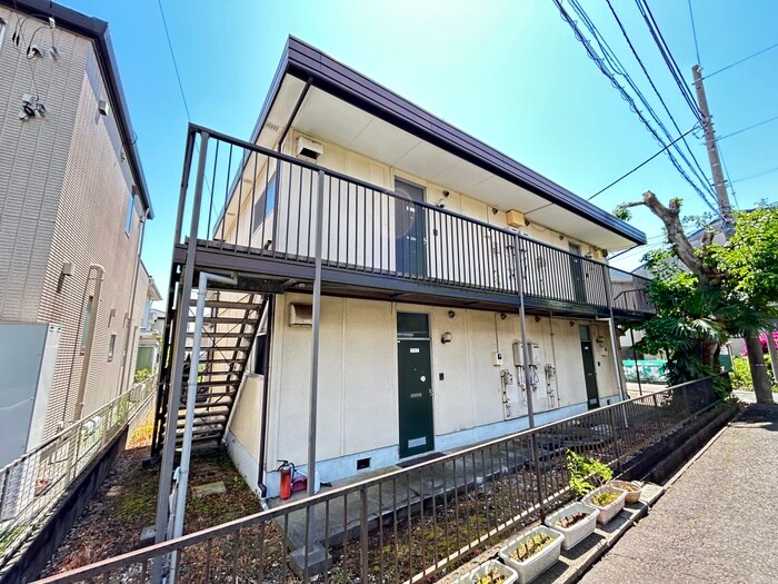 いずみ荘Ａ棟の物件外観写真