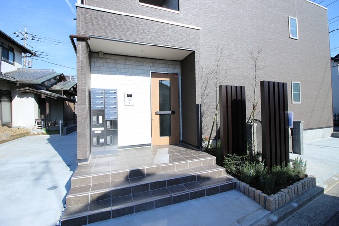 L´Appartement221の物件外観写真