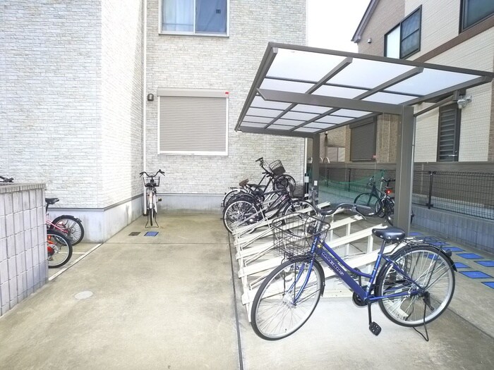 リブリ・アライの物件外観写真