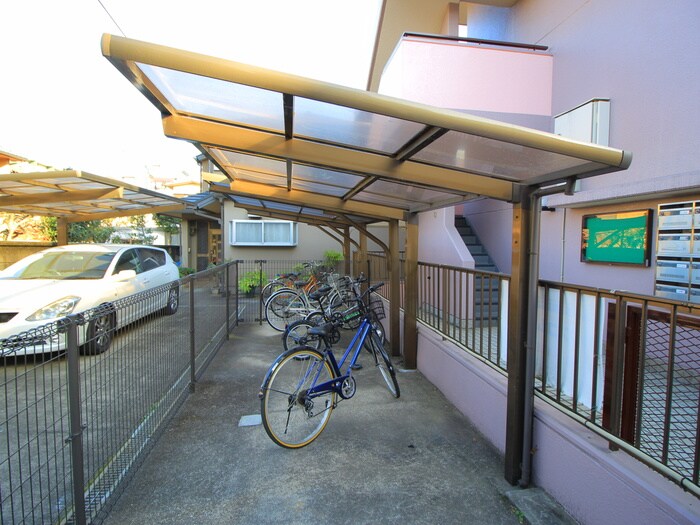 パ－ク・マンションの物件外観写真