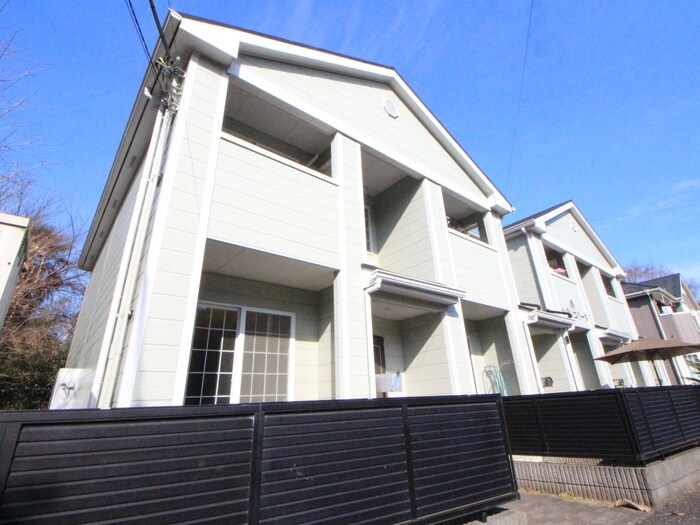 メゾンコリ－ヌの物件外観写真