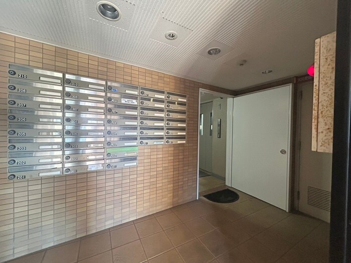 カナスカイビルの物件外観写真