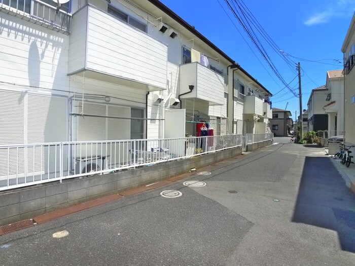 カサフロ－レス（０１・０２）の物件外観写真