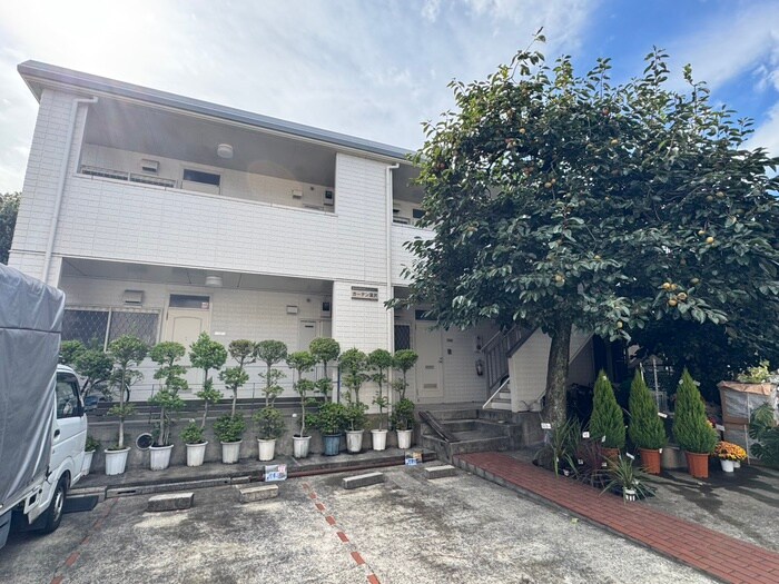 ガーデン深沢の物件外観写真