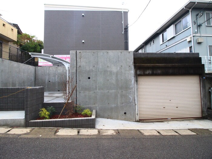 アイルトンハウスの物件外観写真