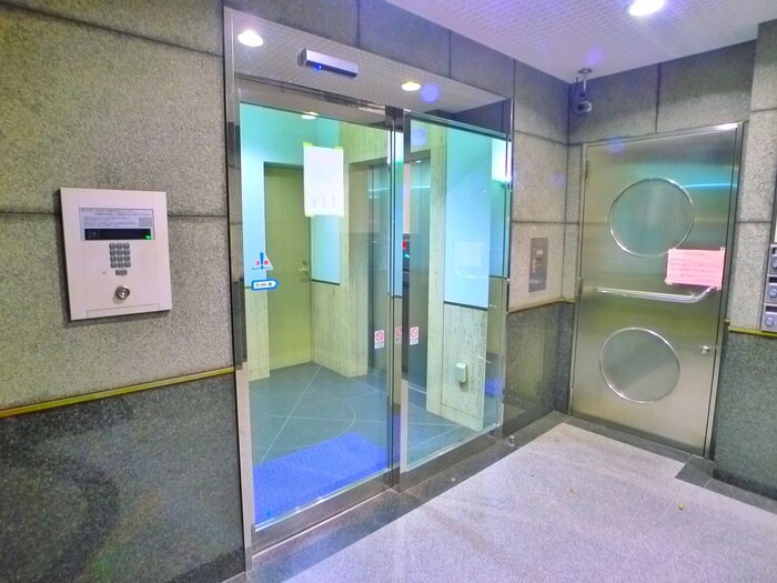 シマムラビルの物件外観写真