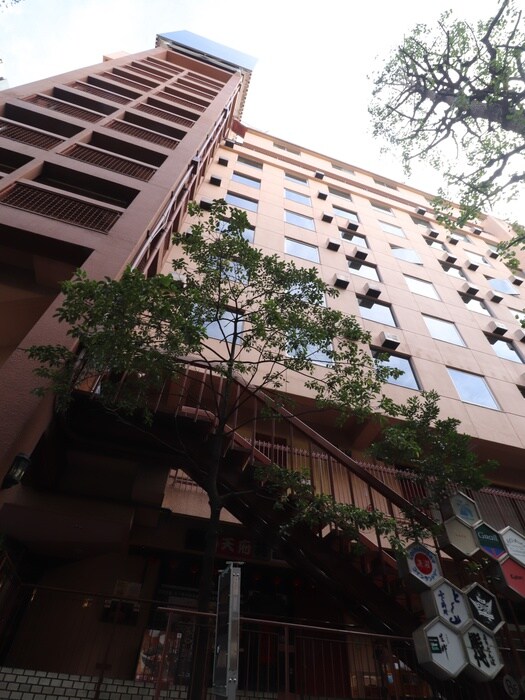 麻布エンパイアマンションの物件外観写真