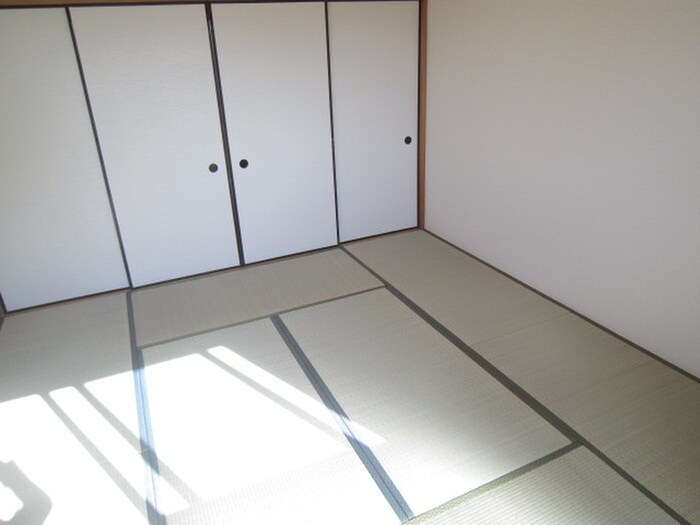 ロイヤルハイツの物件内観写真