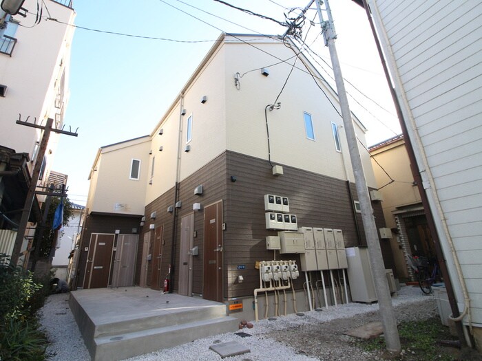 プラージュ王子神谷の物件外観写真