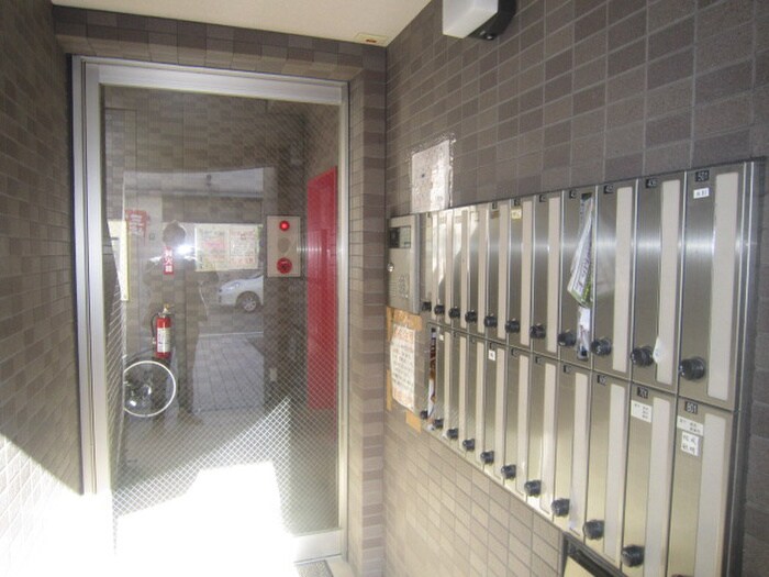 宮下ビルの物件外観写真