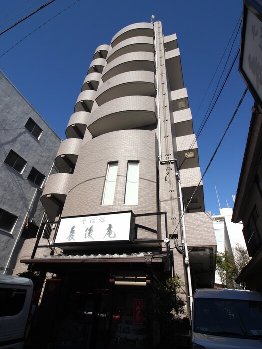 宮下ビルの物件外観写真