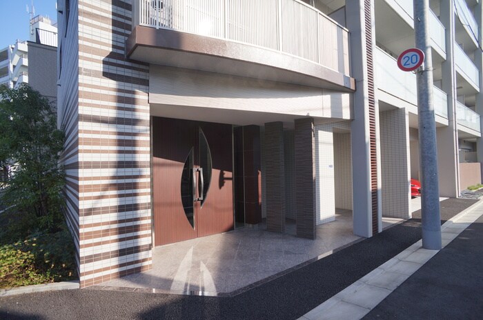 ＣＯＮＴＲＡＩＬの物件外観写真