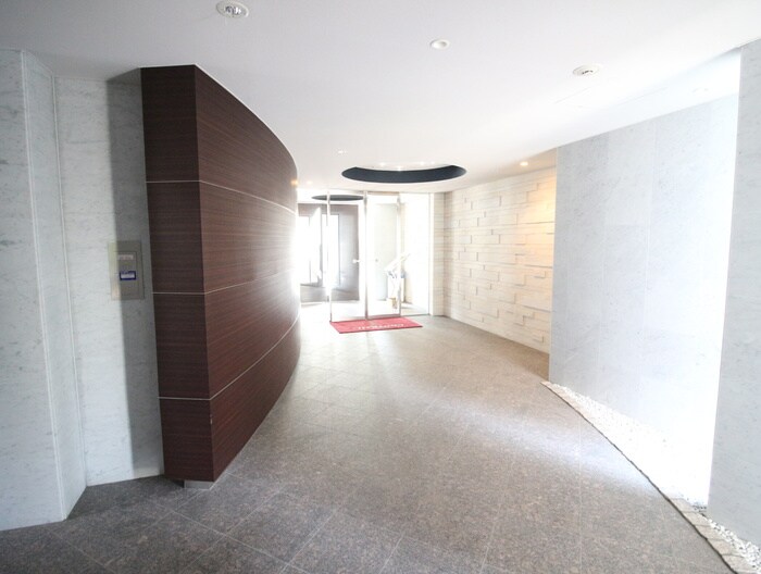 ＣＯＮＴＲＡＩＬの物件外観写真