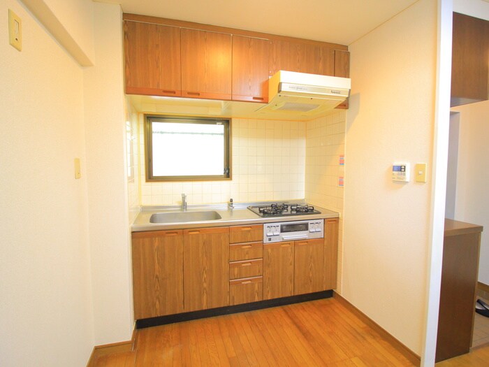 三高・サンロイヤルの物件内観写真