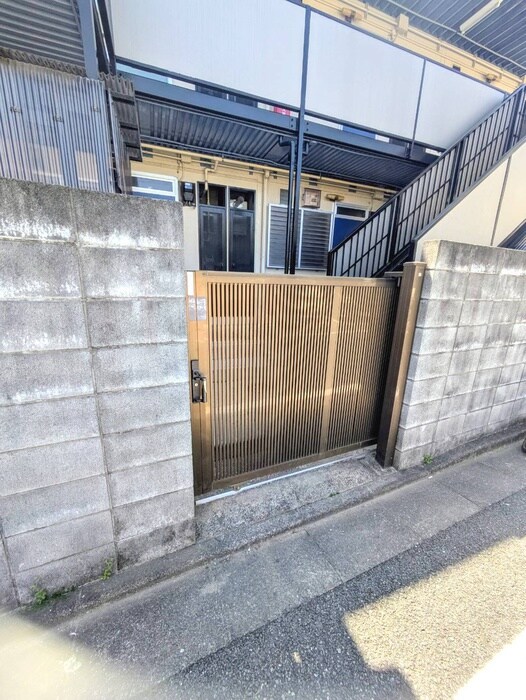 伸和マンションの物件外観写真