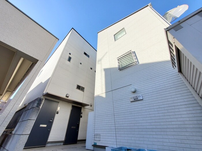 バーミープレイス喜多見の物件外観写真