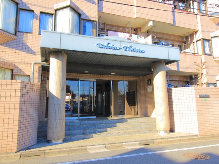 ア－バン・エリ－タスの物件外観写真