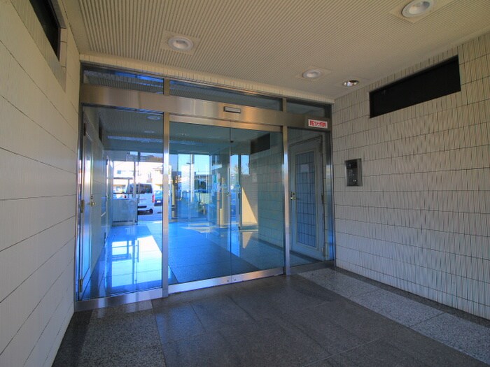 ア－バン・エリ－タスの物件外観写真