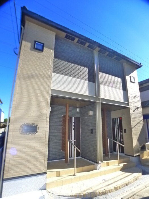 ラシュレの物件外観写真