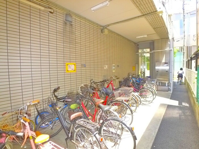 クイーンパレス浅伊の物件外観写真