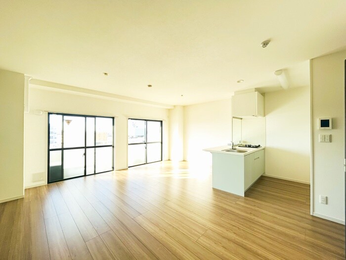 クイーンパレス浅伊の物件内観写真