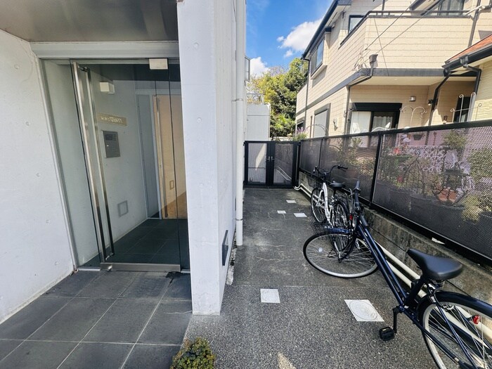 ＵＮＡ　ＴＥＲＺＡ　ＣＡＳＡの物件外観写真