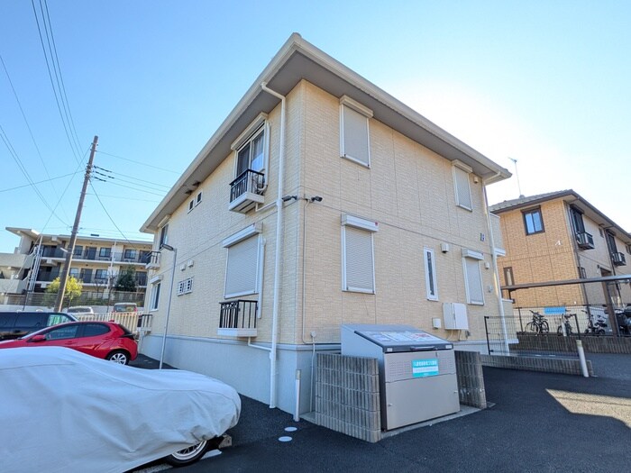 ペルーシェＢ棟の物件外観写真