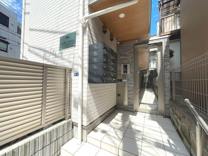 アザーレ・バモス読売ランド前の物件外観写真