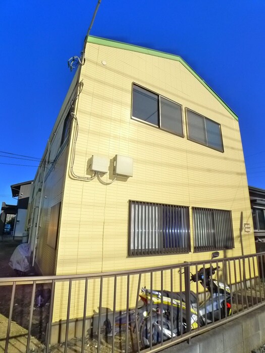 山崎ハイツＡの物件外観写真