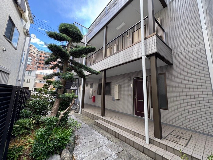 カサベルデ中村の物件外観写真