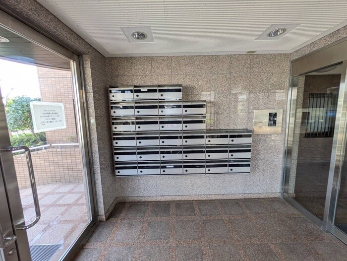 サンプレイス早宮の物件外観写真