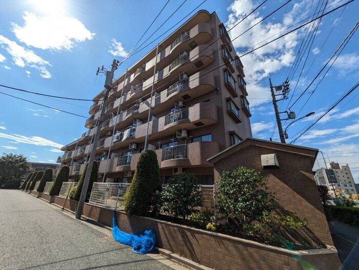 サンプレイス早宮の物件外観写真