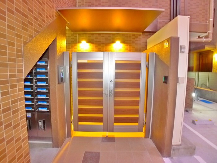 ルミエル本八幡の物件外観写真