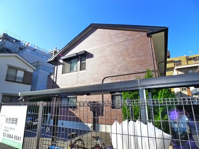 デルフィ参番館の物件外観写真