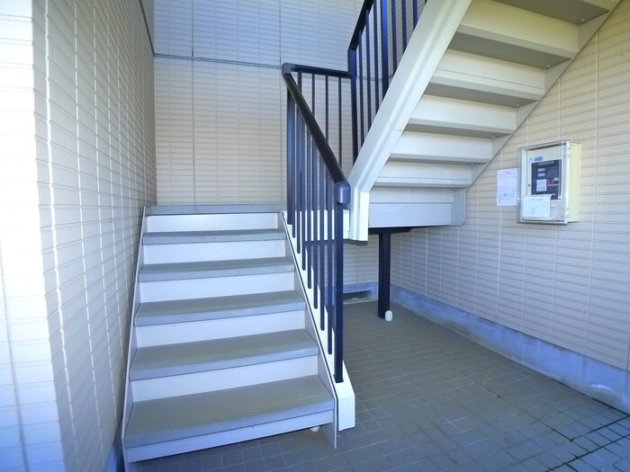 ﾘﾊﾞ-ｻｲﾄﾞﾊｲﾂ6号館の物件外観写真