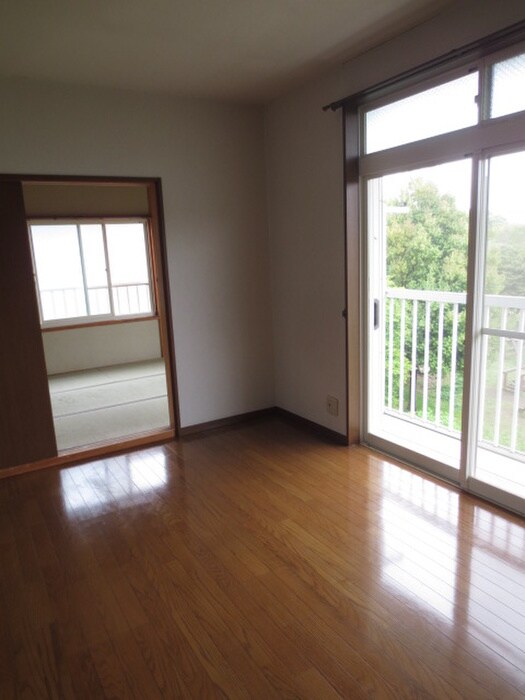 ラ－ジガ－デンＢの物件内観写真