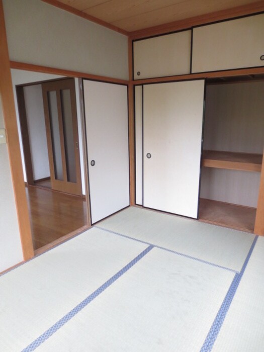 ラ－ジガ－デンＢの物件内観写真