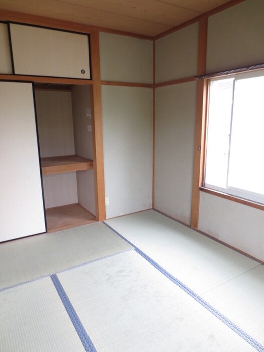 ラ－ジガ－デンＢの物件内観写真