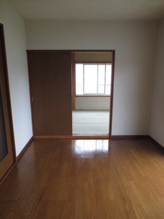 ラ－ジガ－デンＢの物件内観写真