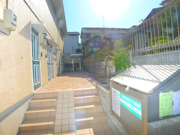 ロ－ズベリ－の物件外観写真