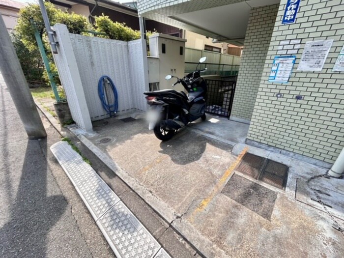 ビッグヴァン日吉ホームズ(106)の物件外観写真