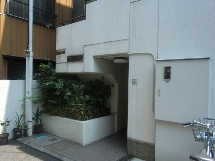 西片ハイツの物件外観写真