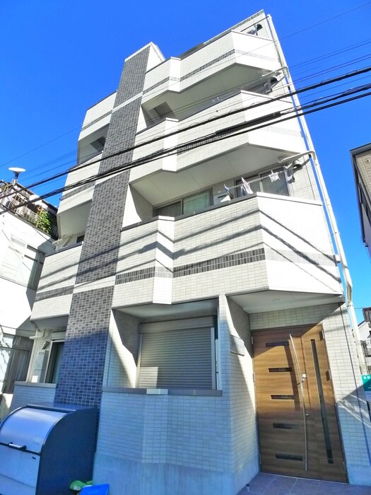 first Step 西小岩の物件外観写真