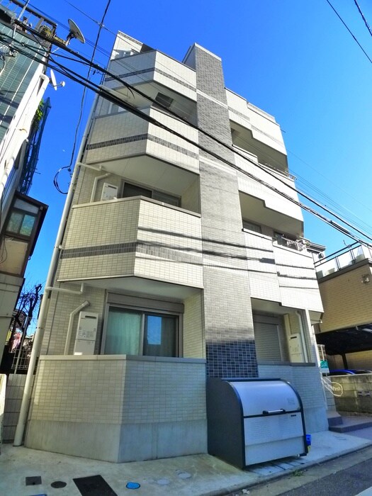 first Step 西小岩の物件外観写真