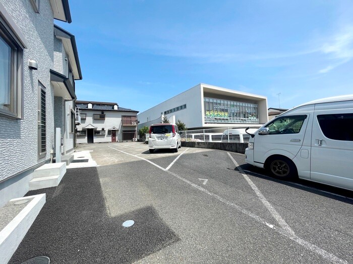 フラッツ持田Ａの物件外観写真