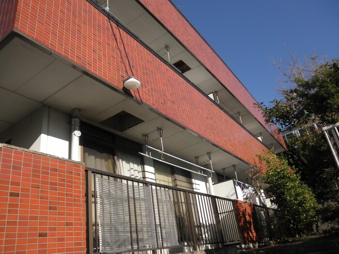 メゾン中白根（２Ｆ）の物件外観写真