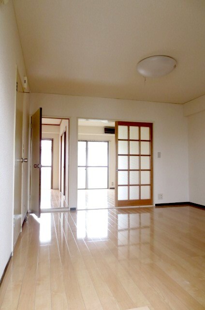 メゾン中白根（２Ｆ）の物件内観写真